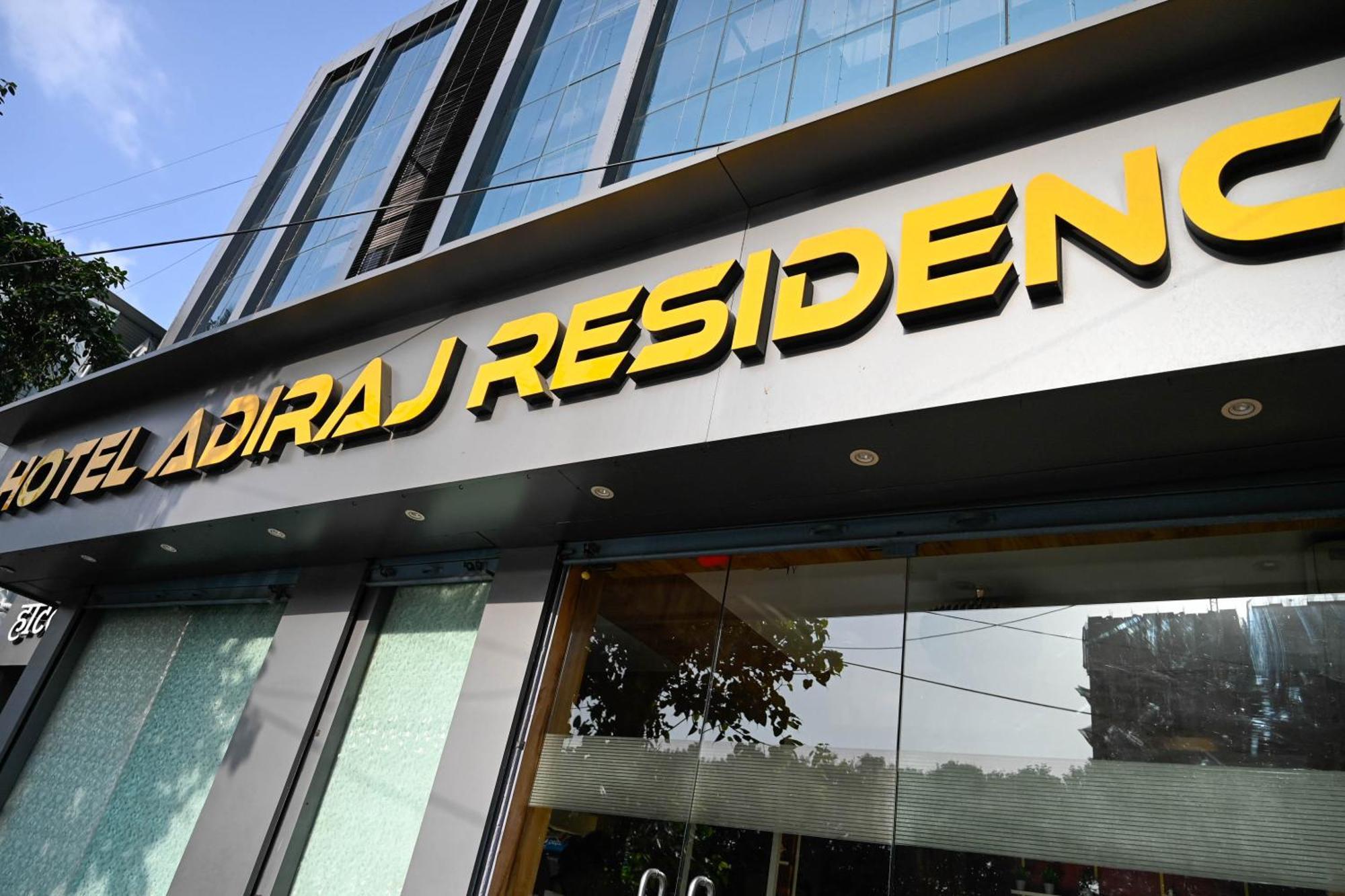 Отель Adiraj Residency Нави Мумбаи Экстерьер фото