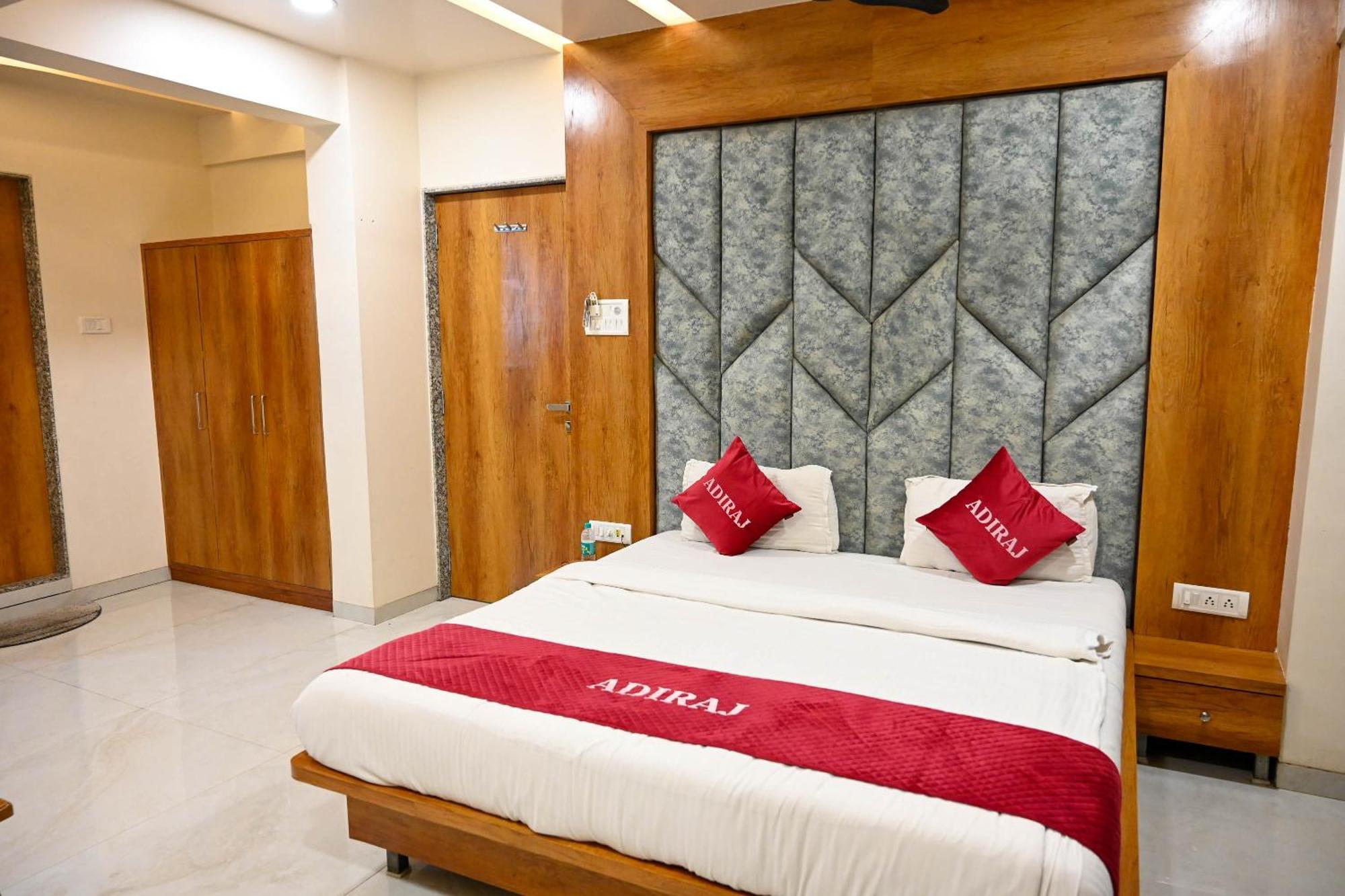 Отель Adiraj Residency Нави Мумбаи Экстерьер фото